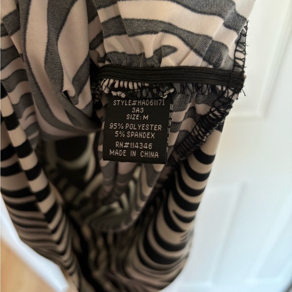 Y2K zebra striped top size medium - Picture 4 of 4